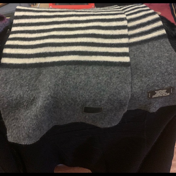 🌷🌷HP 🎉SALE NWT Authentic Coach Scarf - Picture 2 of 7